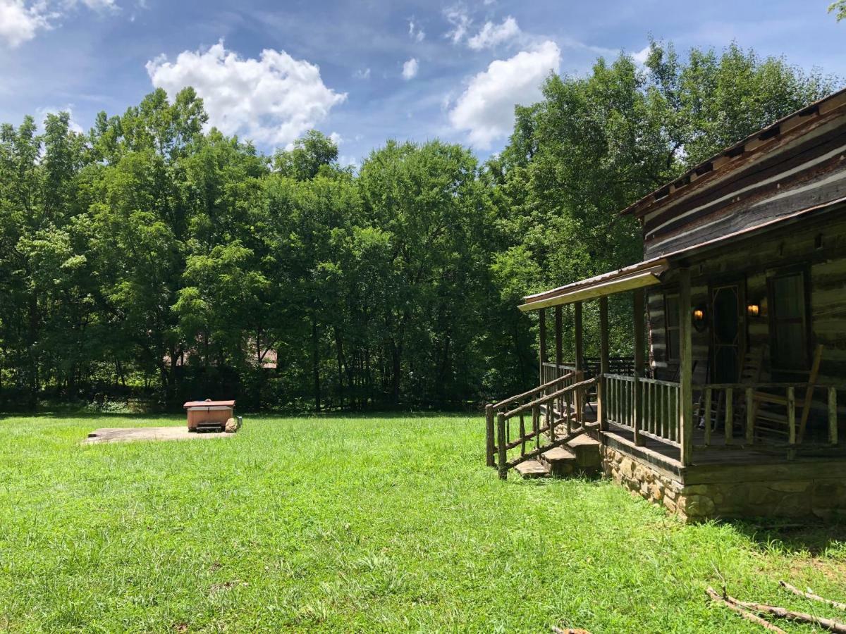 Smoky Mountain Romantic Handcrafted Cabins Sevierville Exterior photo