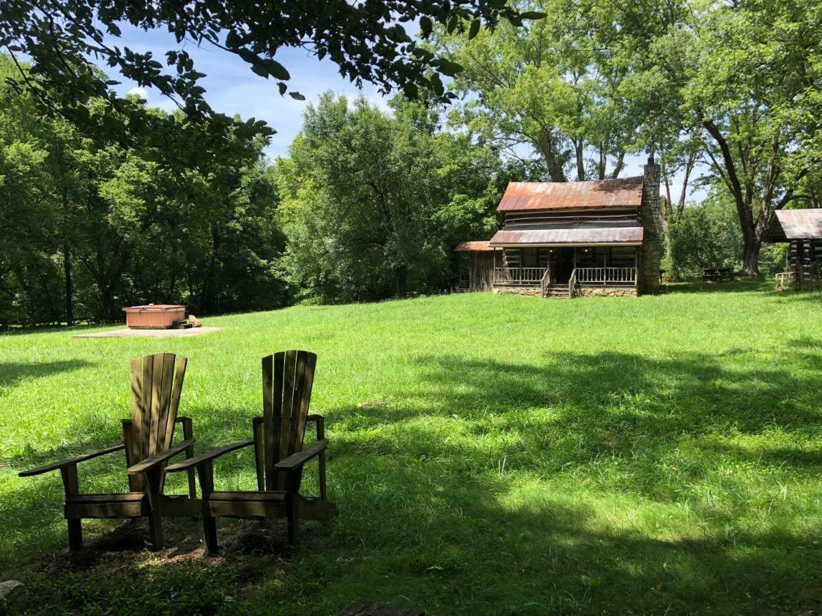 Smoky Mountain Romantic Handcrafted Cabins Sevierville Exterior photo